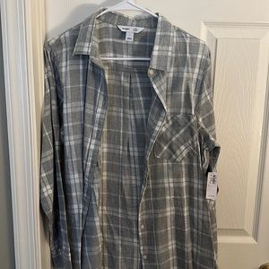 Closet clean out lot of 5 shirts